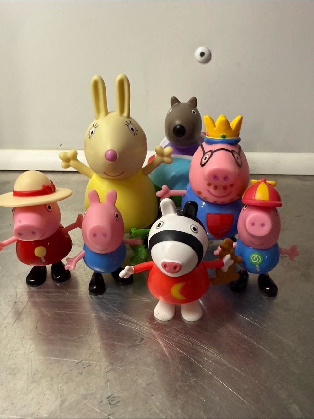 7 Peppa Pig Colorful Character Figure Set - Pink, Yellow, Blue, Red